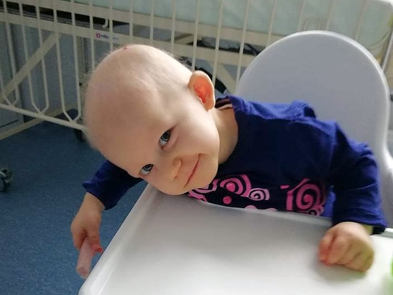 Małej Hani w walce z neuroblastomą pomagają anioły