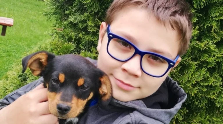 W walce o zdrowie pomaga mu wirtualny świat. Kuba zmaga się z nieuleczalną chorobą genetyczną