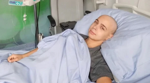 „Dzięki chorobie zrozumiałem co jest w życiu ważne”. 17-letni Luca walczy z chłoniakiem
