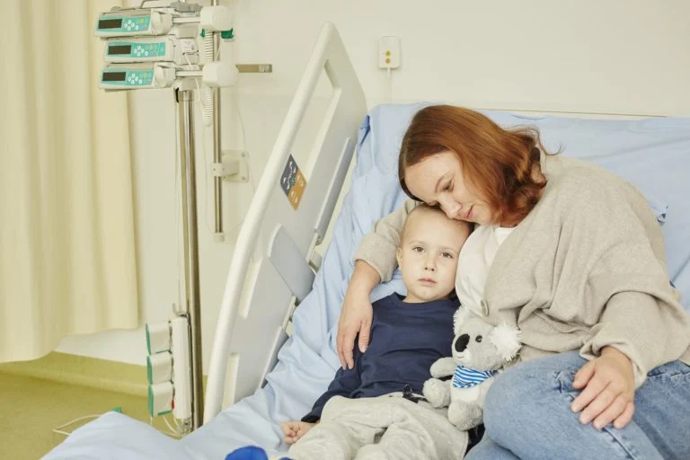 Staś choruje na białaczkę i chciałby mieć moce jak superbohaterowie. Wtedy z łatwością pokonałby chorobę